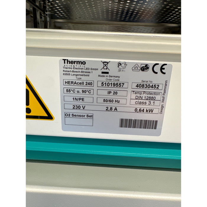 HERAcell 240 CO2-Brutschrank mit Untergestell, 238 Liter