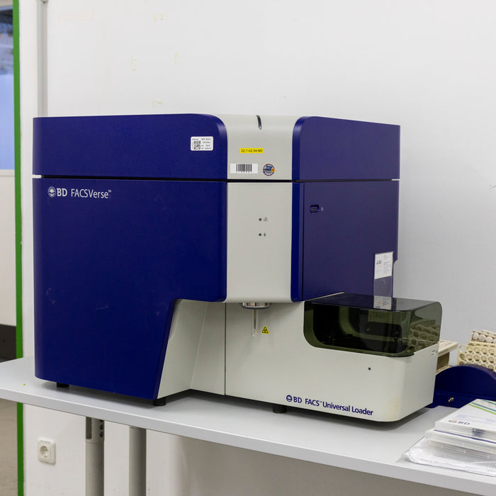 BD FACSVerse – 3-Laser Flow Cytometer with BD FACS Universal Loader