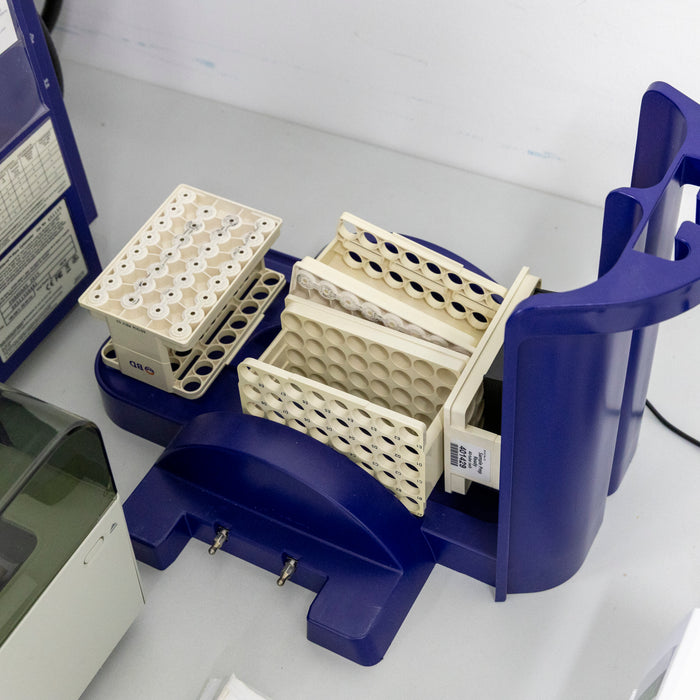 BD FACSVerse – 3-Laser Flow Cytometer with BD FACS Universal Loader