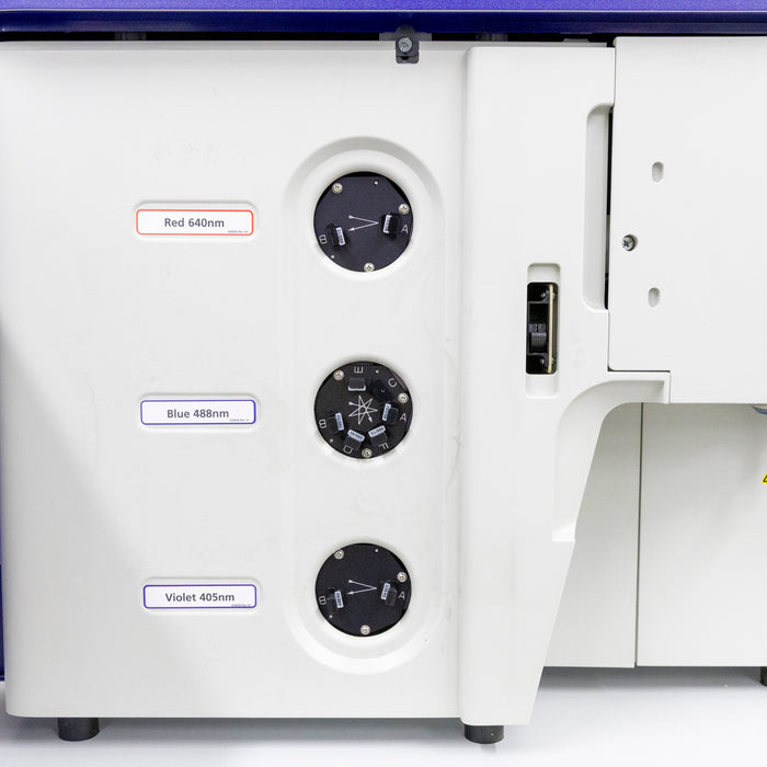 BD FACSVerse – 3-Laser Flow Cytometer with BD FACS Universal Loader