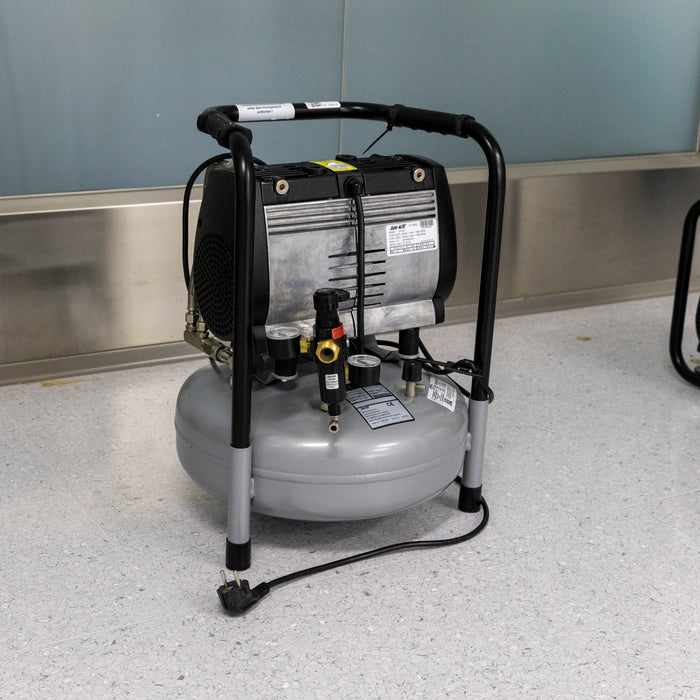Jun-Air OF302 – Oil-Free Piston Compressor Unit with 15 L Tank