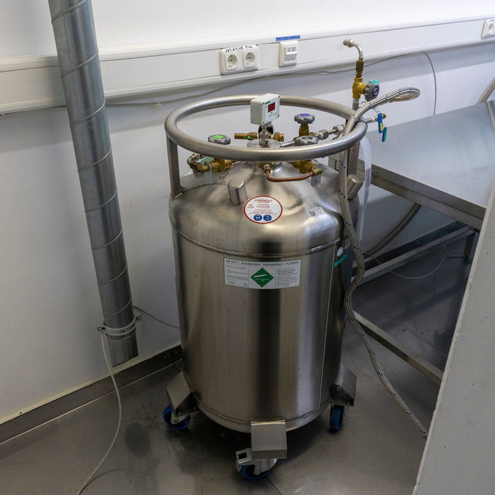 Consartic 120 VLN Liquid Nitrogen Cryogenic Tank