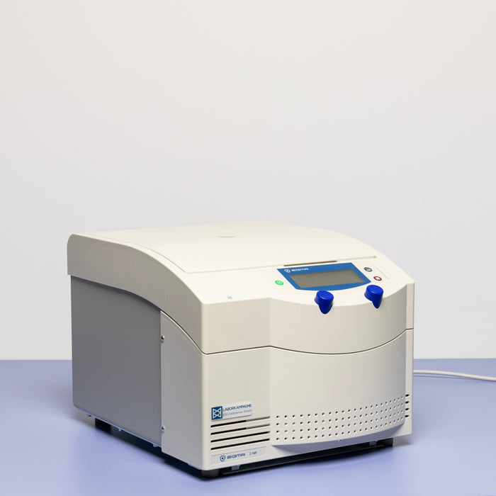 Sigma Zentrifuge 2-16P mit Rotor Ausschwingrotor 11122 + Becher 13222 und Winkelrotor 12148