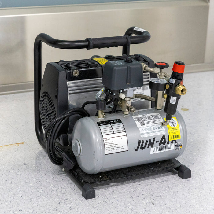 Jun-Air OF302 – Oil-Free Piston Compressor Unit with 4 L Tank
