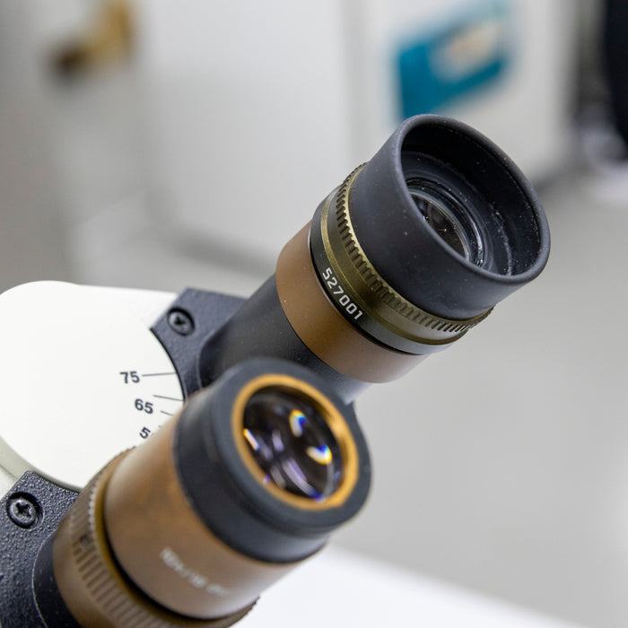 Leica DM IL -  Inverted Laboratory Microscope with Phase Contrast